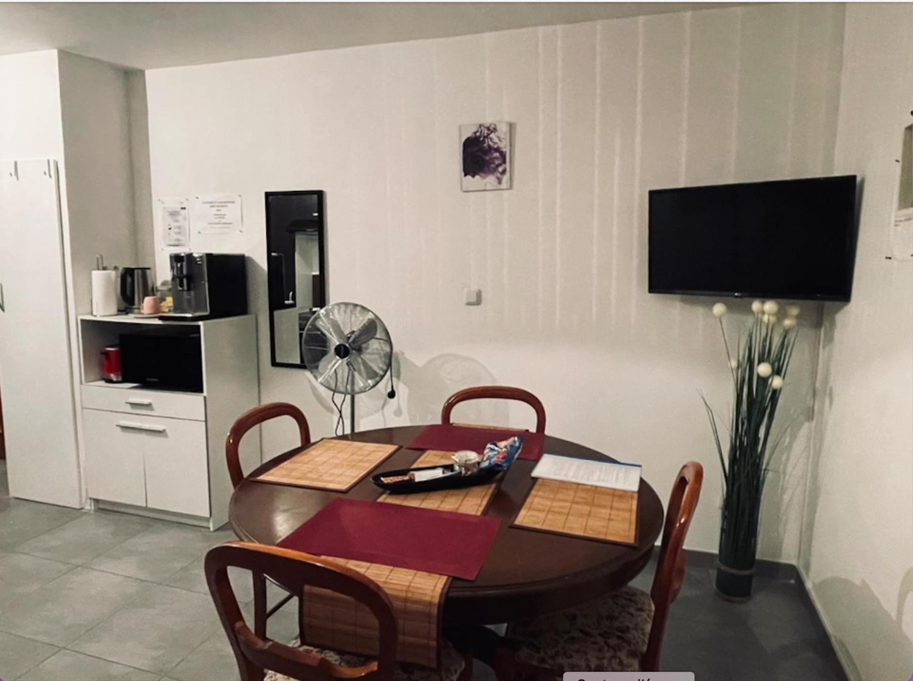Appartement Avec Parking Gratuit Et Wifi 维耶尔宗 外观 照片